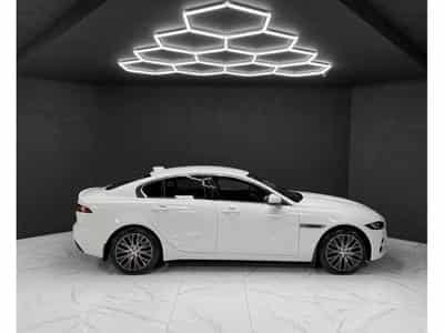 Jaguar XE P300 AWD HSE (2022) - Photo 6
