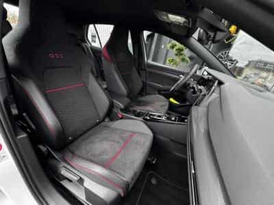 VW Golf GTI VIII Clubsport 2.0 TSI 300CV (2023) - Photo 10