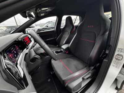 VW Golf GTI VIII Clubsport 2.0 TSI 300CV (2023) - Photo 11