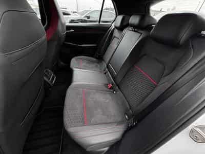 VW Golf GTI VIII Clubsport 2.0 TSI 300CV (2023) - Photo 8