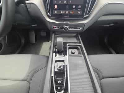 Volvo XC60 B5 Core / Essence (2025) - Photo 10