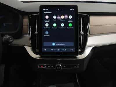 Volvo XC90 T8 AWD Core / Hybride (2025) - Photo 9