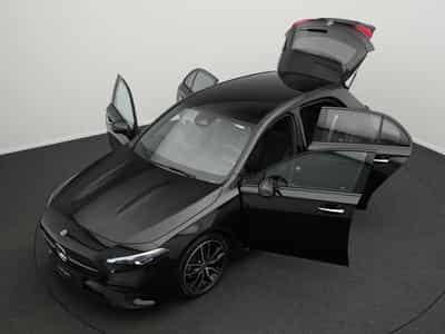 Mercedes A 200 d Multi+Kamera+Night+Distr (2025) - Photo 12