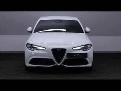 Alfa-Romeo Giulia 2.2 JTD 160 Auto (2022) - Photo 2
