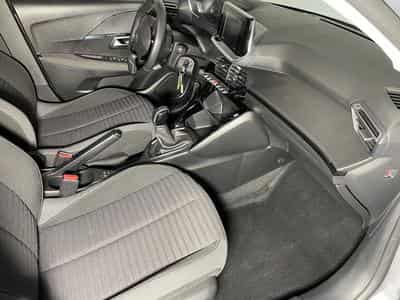 Peugeot 208 1.2 ESSENCE 75 CV STYLE CARPLAY 5P (2023) - Photo 11