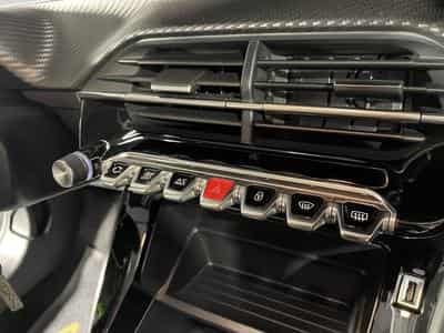 Peugeot 208 1.2 ESSENCE 75 CV STYLE CARPLAY 5P (2023) - Photo 4