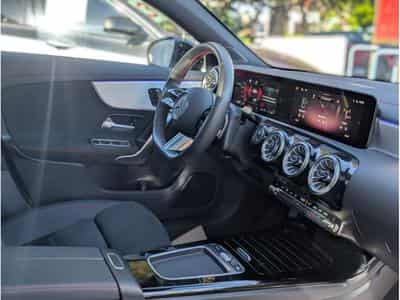 Mercedes CLA 200 Shooting Brake AMG LINE * CAMERA 360 * PANORAMA * 7G-DCT (2025) - Photo 7