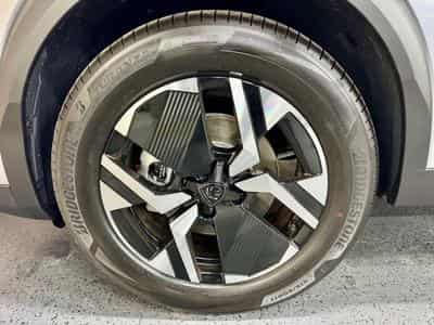 Peugeot 2008 2008 1.2 Hybrid 145cv Auto GT (Neuve) (2025) - Photo 3