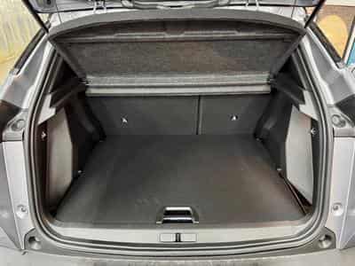 Peugeot 2008 2008 1.2 Hybrid 145cv Auto GT (Neuve) (2025) - Photo 7