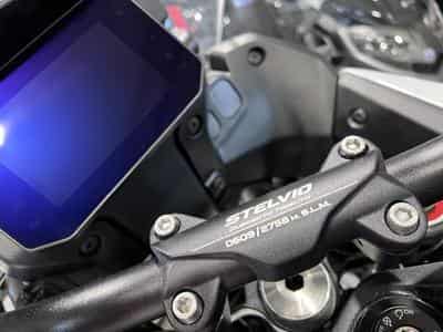Moto Guzzi Stelvio PFF Rider Assistance Solution 1000  Duecento Tributo (2026) - Photo 6