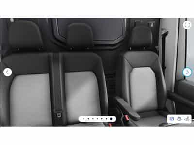 VW Crafter Crafter 35 Fourgon - Empattement moyen - Toit haut - Tractio (2026) - Photo 9