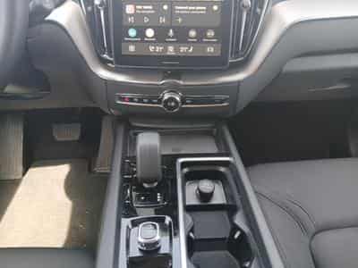 Volvo XC60 B5 Core FACELIFT / Essence (2025) - Photo 11