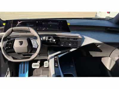 Peugeot 3008 Hybrid 145 e-DSC6 GT (2025) - Photo 6
