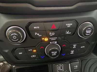 Jeep Renegade Renegade 1.4 E-HYBRID SUMMIT (2024) - Photo 13