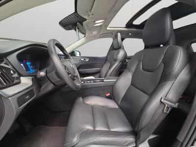 Volvo XC60 B4 Plus Dark / Essence (2024) - Photo 9