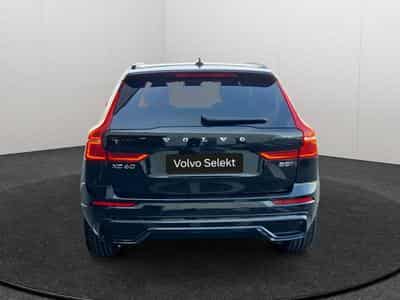 Volvo XC60 B5 AWD Ultra Dark / Essence (2025) - Photo 4