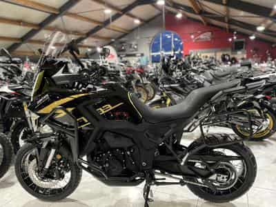 Zontes 703 F BLACK/GOLD 19 (2026) - Photo 4