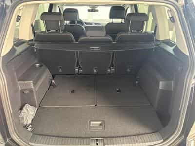 VW Touran R-LINE (2026) - Photo 7