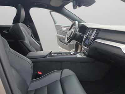 Volvo V60 B4 Plus Dark / Essence (2025) - Photo 15