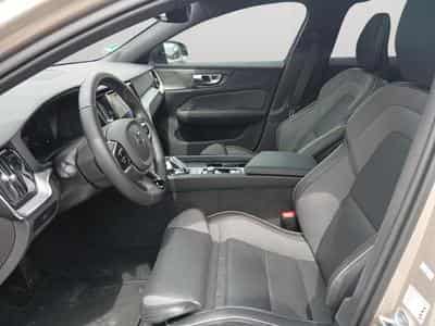 Volvo V60 B4 Plus Dark / Essence (2025) - Photo 9