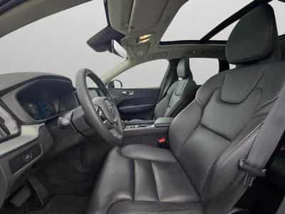 Volvo XC60 B4 Plus Dark / Essence (2024) - Photo 9