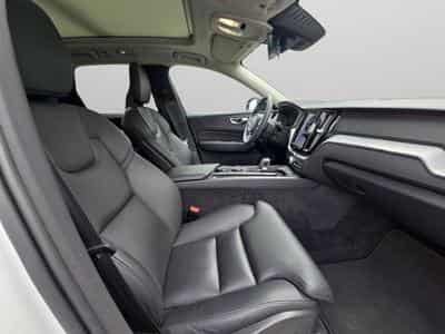 Volvo XC60 B4 Plus Dark/ Essence (2024) - Photo 15