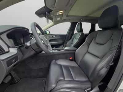 Volvo XC60 B4 Plus Dark/ Essence (2024) - Photo 9