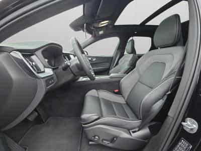 Volvo XC60 T6 Plus Dark / Hybride KIT HIVER INCLUS (2025) - Photo 9