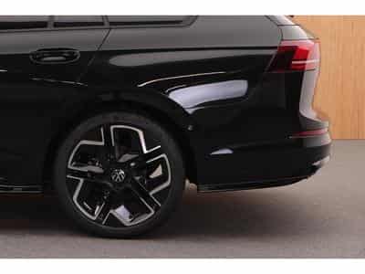 VW Golf Variant R-Line 1.5 eTSI 110KW-150CV DSG7 - (2025) - Photo 14