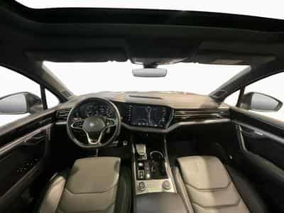 VW Touareg R-Line+V6+4M+DSG+Black-Style+Pano+AHK+Stand-H.+Luft. (2021) - Photo 2