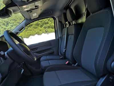 VW T7 BEV 100 kW RWD KR (2026) - Photo 7