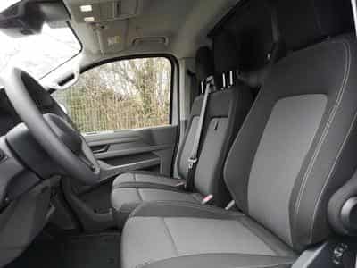 VW T7 BEV 100 kW RWD LR (2026) - Photo 7