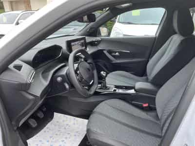 Peugeot 2008 1.2 100 Pure Tech Allure Camera 360 Keyless i-Cockpit (2025) - Photo 9