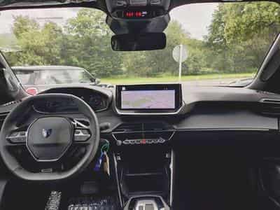 Peugeot 2008 Hybrid 145 Business (2026) - Photo 9