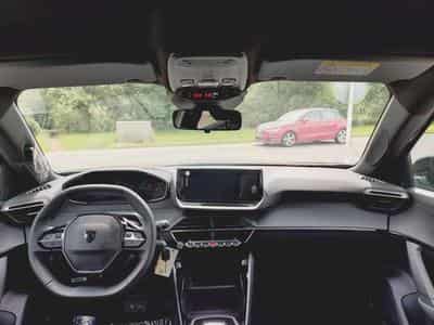 Peugeot 2008 Hybrid 145 Allure (2026) - Photo 5