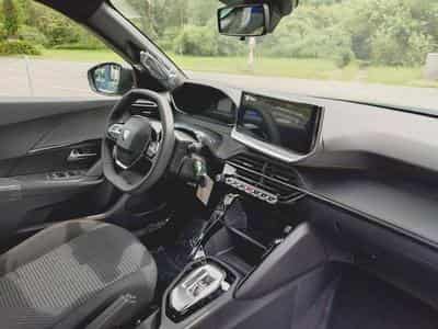 Peugeot 2008 Hybrid 145 Allure (2026) - Photo 7