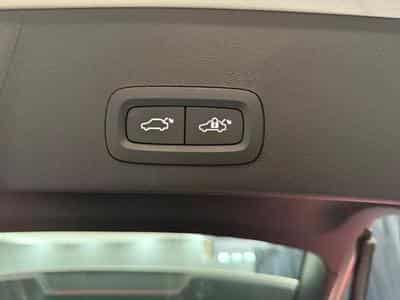 Volvo XC40 -21% T2 129ch Essential Geartronic 8 (2024) - Photo 13