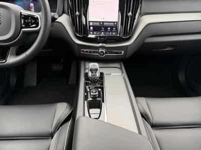 Volvo XC60 T6 Plus Dark / Hybride KIT HIVER INCLUS (2025) - Photo 11