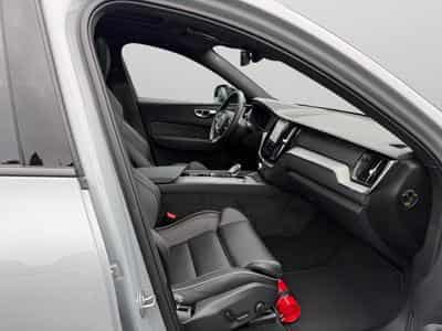 Volvo XC60 T6 Plus Dark / Hybride KIT HIVER INCLUS (2025) - Photo 15