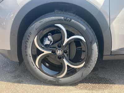 Alfa-Romeo JUNIOR 1.2 IBRIDA 145 SPECIALE E-DCT6 (2026) - Photo 9