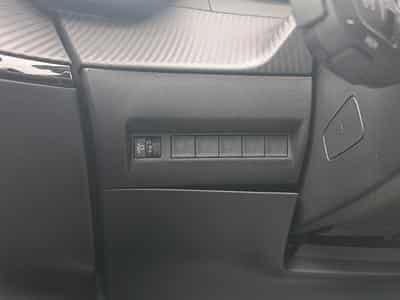 Peugeot 2008 1.2 100 ALLURE (2025) - Photo 12