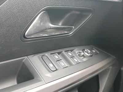 Peugeot 3008 1.2 HYBRID 145 GT E-DCS6 (2025) - Photo 11