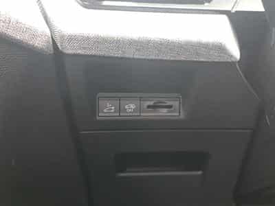 Peugeot 3008 1.2 HYBRID 145 GT E-DCS6 (2025) - Photo 12