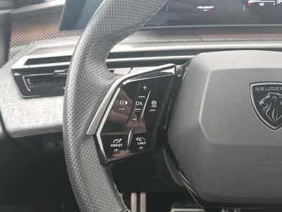 Peugeot 3008 1.2 HYBRID 145 GT E-DCS6 (2025) - Photo 15