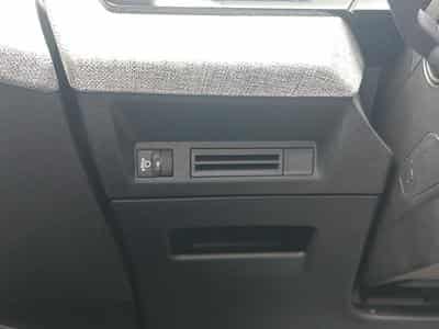 Peugeot 3008 1.2 HYBRID 145 ALLURE E-DCS6 (2025) - Photo 12