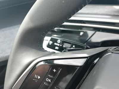 Peugeot 3008 1.2 HYBRID 145 ALLURE E-DCS6 (2025) - Photo 14