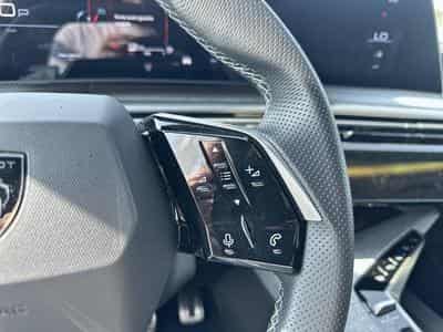 Peugeot 3008 1.2 HYBRID 145 GT E-DCS6 (2025) - Photo 14