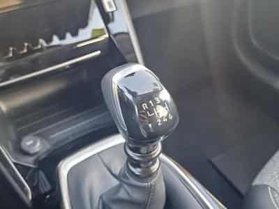 Peugeot 208 1.2 100 ALLURE (2025) - Photo 12