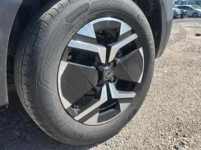 Peugeot 2008 1.2 100 ALLURE (2025) - Photo 9