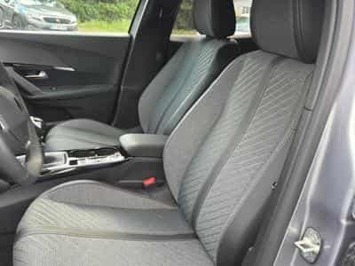 Peugeot 2008 1.2 100 ALLURE (2025) - Photo 12